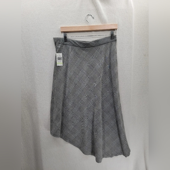 NWT VERVE Blues Check Asymmetrical Gray w/Buttons $60 Skirt Size-4 - Picture 2 of 8